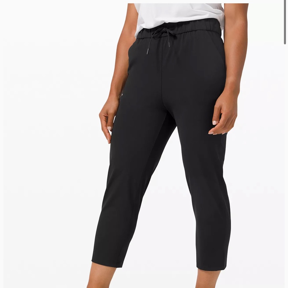 LULULEMON STRETCH HIGHRISE CROP PANTS